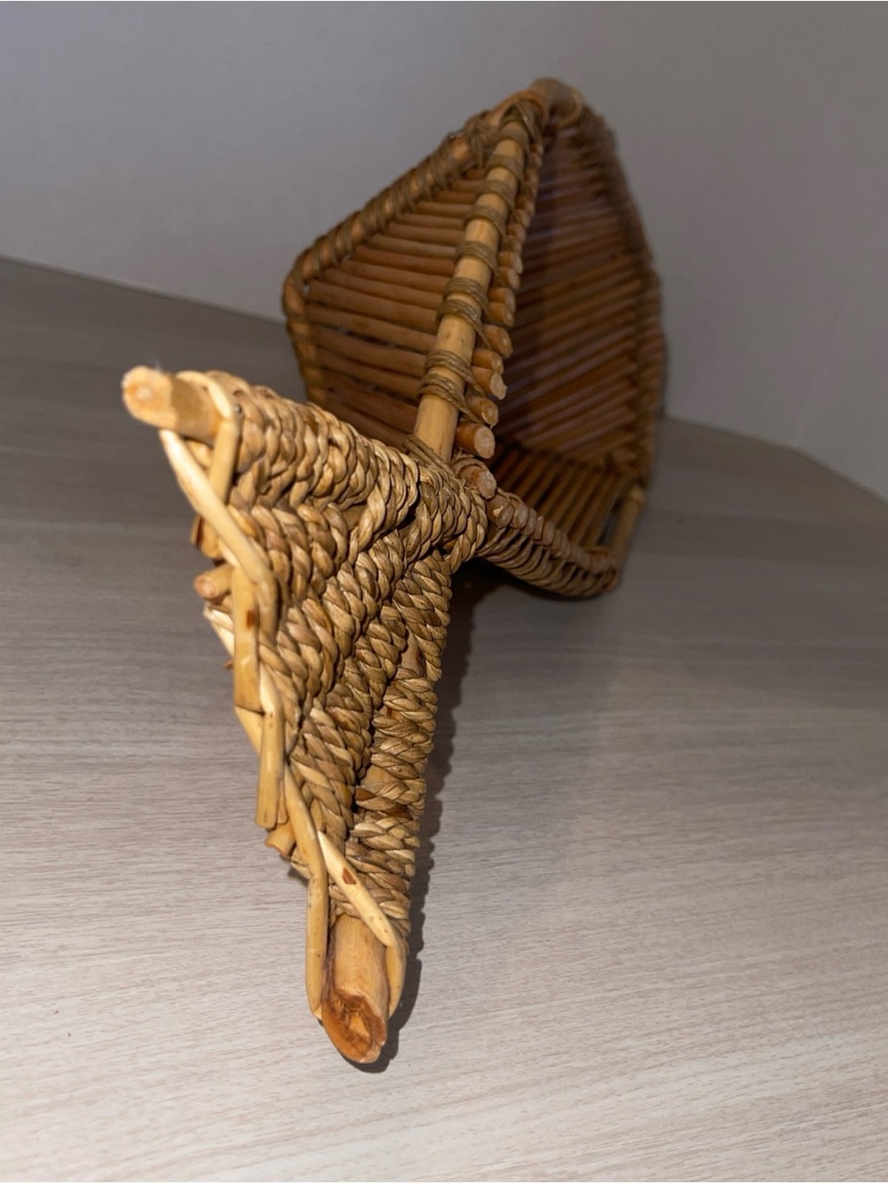 Vintage Large Fish Shaped Decorative, Bread Basket Wall Décor, Bohemian Retro - Picture 9 of 9